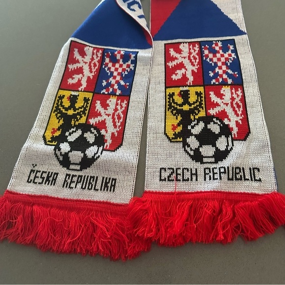 Czech Republic Soccer Scarf with Crest - Picture 1 of 5